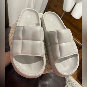 H&M slides
